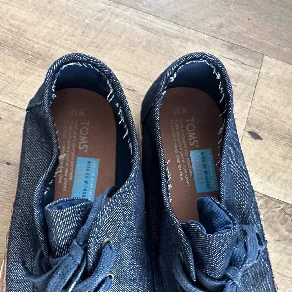 TOMS Paseo Trainers in Navy